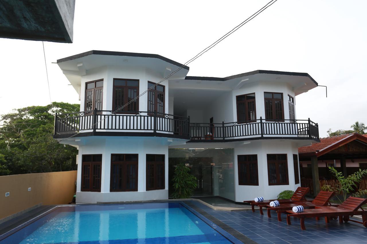 Ocean Glory Hotel Ettukala 外观 照片