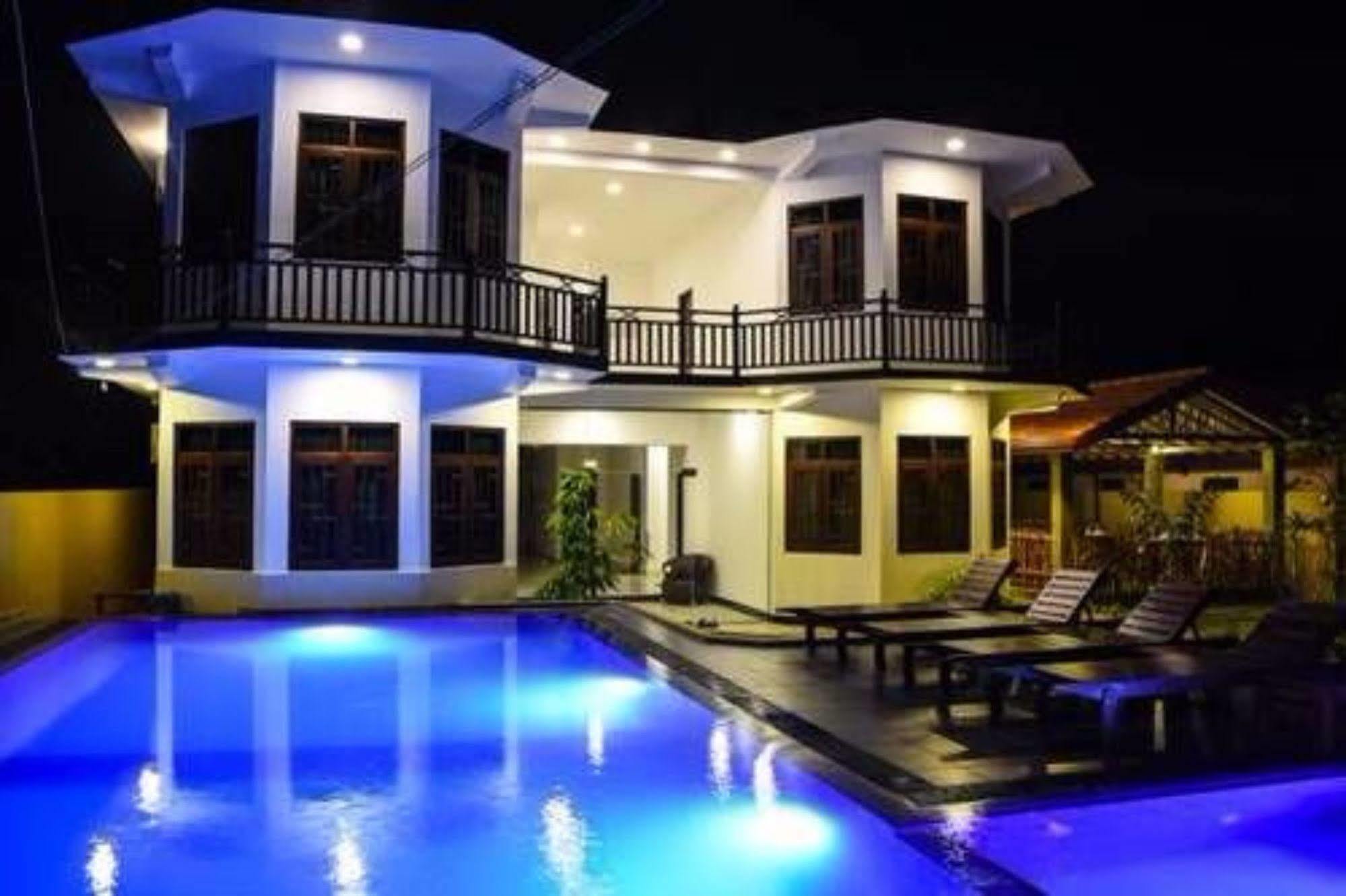 Ocean Glory Hotel Ettukala 外观 照片