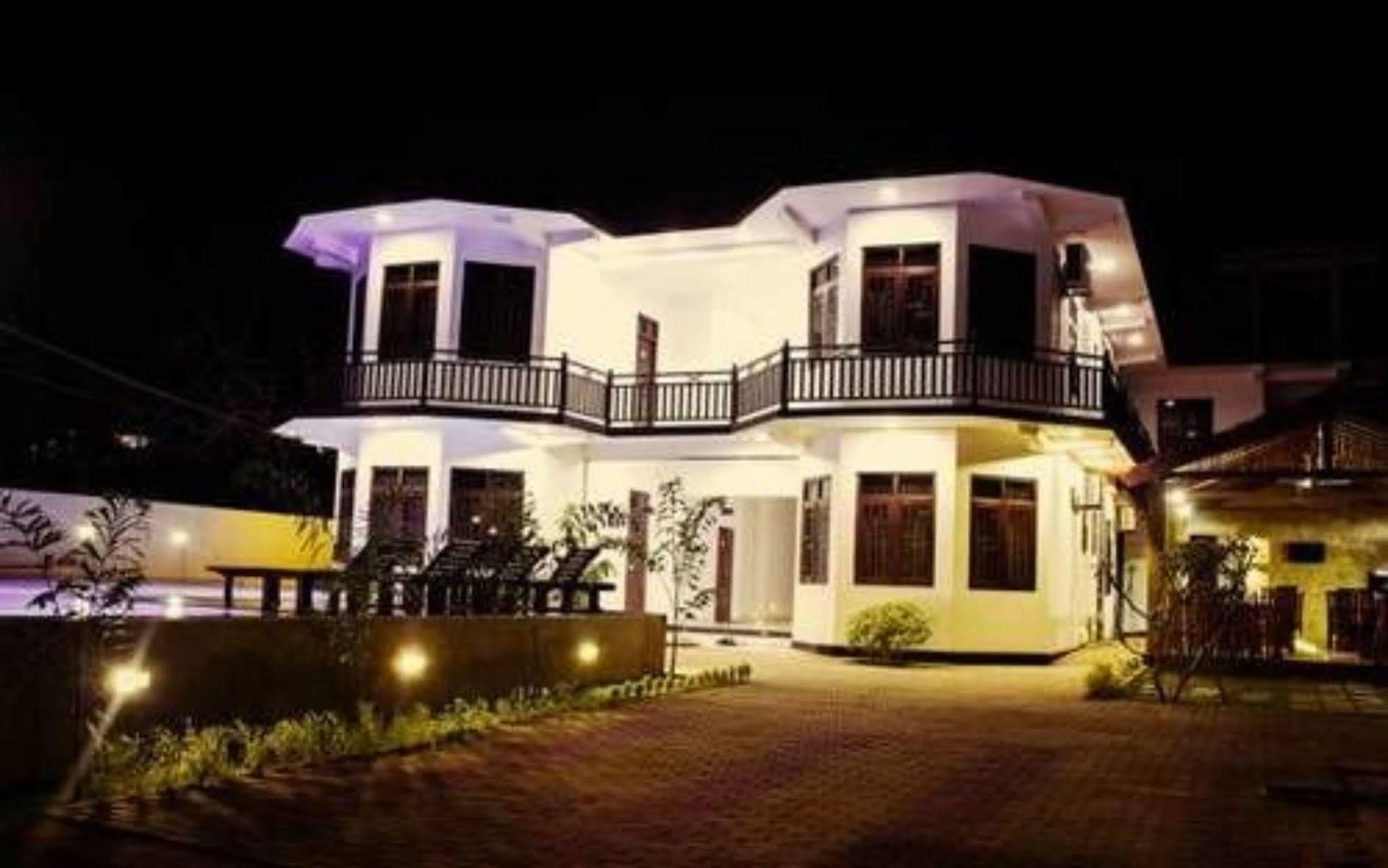 Ocean Glory Hotel Ettukala 外观 照片